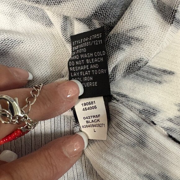 AB Studio Sweater Womens Size Large Black White Floral Button Front Cardigan - Picture 7 of 8